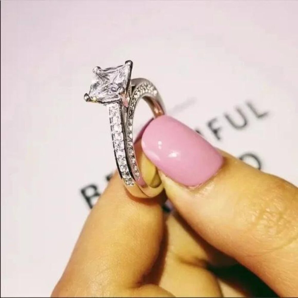 STERLING SILVER PRINCESS CUT DIAMOND ENGAGEMENT RING, CUTE RING, SHINY RING. - Picture 3 of 5